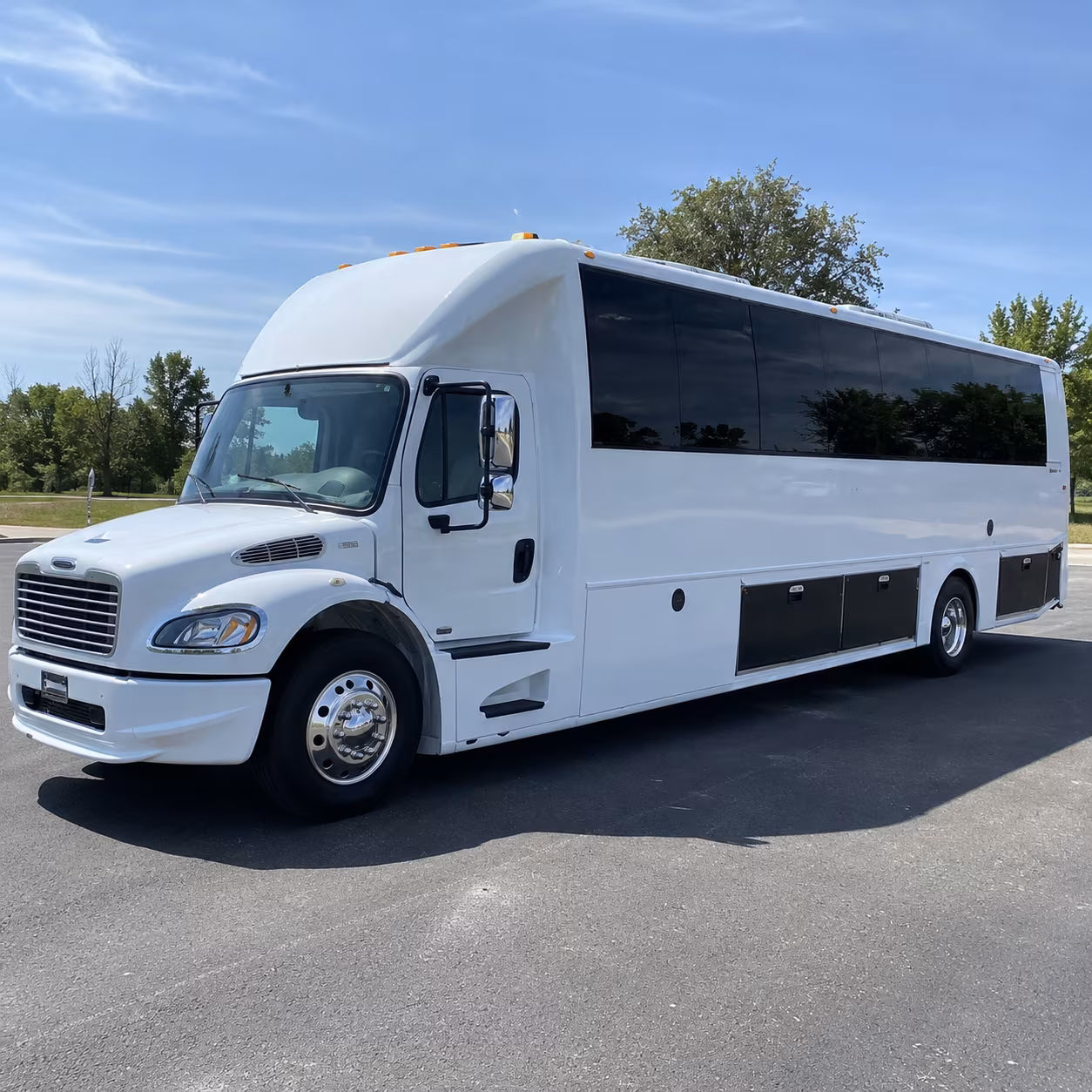 highland 40 passenger party bus